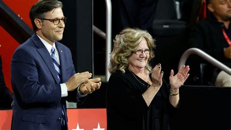 Jd Vance Introduces His Mom At Rnc Celebrates Her 10 Years Of Sobriety