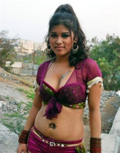 MALLU DESI AUNTY HOT SEXY PHOTOS DESI MALLU AUNTY HOT PHOTOS AND WALLPAPERS