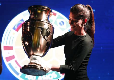 El Trofeo De La Copa América Centenario Se Exhibe En Bogotá Ap News