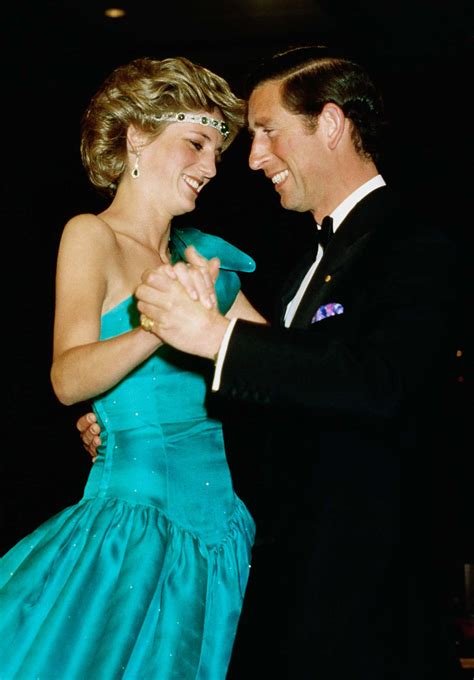 Prince Charles and Princess Diana s Relationship Timeline Chia Sẻ