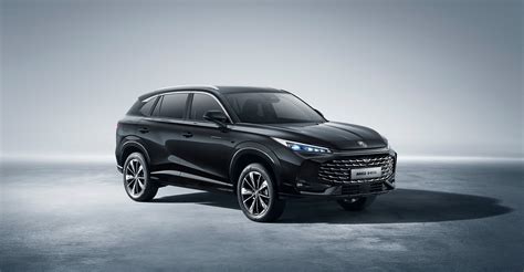 MG Unveils New HS SUV With Plug-In Hybrid Power and Fresh Styling ...