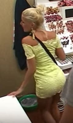 Une Blondinette Bandante Qui Aime Allumer Porn Pictures XXX Photos