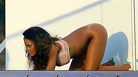 Rihanna desnuda aparecieron infartantes fotos íntimas