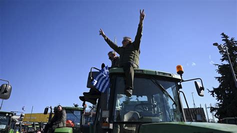 En Gr Ce La Mobilisation Des Agriculteurs Ne Faiblit Pas