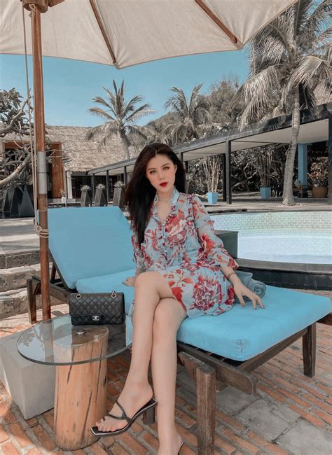 Hot girl xuất hiện trong tin nhắn của Quang Hải bị lộ là ai Bên lề sân cỏ Việt Giải Trí