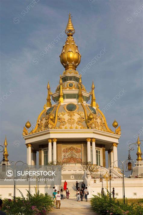 Maha Rattana Chedi Of Wat Thung Setthi Khon Kaen Isan Thailand