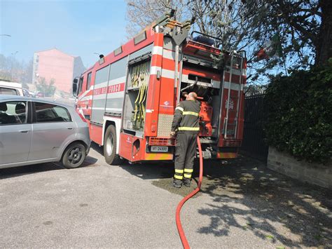 Foto Incendio Presso La Stazione Di Lanuvio Vigili Del Fuoco E