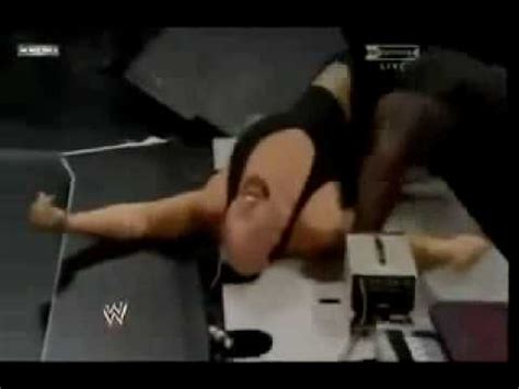 Mark Henry Worlds Strongest Slam On Big Show Through Table Youtube