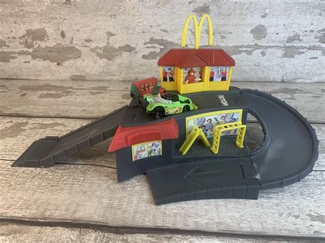 VINTAGE HOT WHEELS McDonalds Drive Thru Playset 2001 Mattel With Car 23 99 PicClick UK