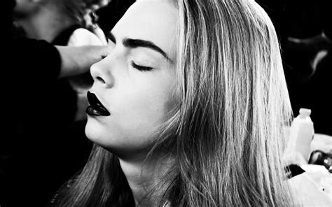 Download Coat Blonde English Model Actress Celebrity Cara Delevingne 4k
