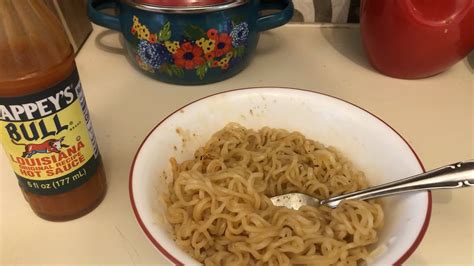 How To Make Ramen Noodles In The Microwave Youtube