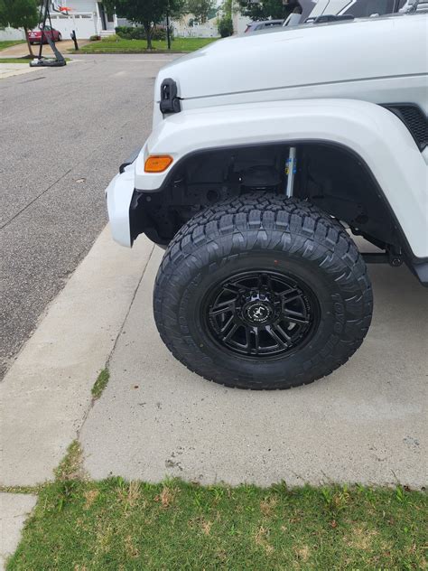 New wheels installed | Jeep Gladiator (JT) News, Forum, Community - JeepGladiatorForum.com