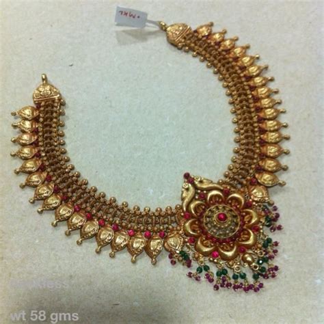 Indian Jewellery and Clothing: Beautifully crafted gold temple ...