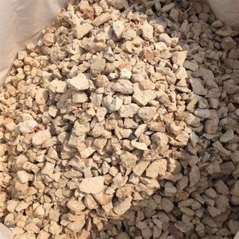 Solid Rotary Kiln Calcined Bauxite Lumps Packaging Type Truck Loading