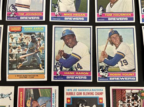 1976 Topps MILWAUKEE BREWERS Complete TEAM Set ROBIN YOUNT Hank AARON