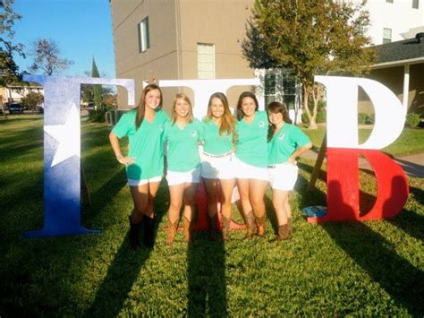 Letters Painted Like The Texas State Flag So Cute Sorority Life