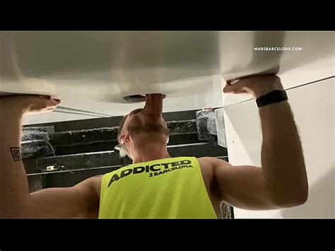 Glory Hole Mamada Gay Para Una Polla Monstruosa XVIDEOS