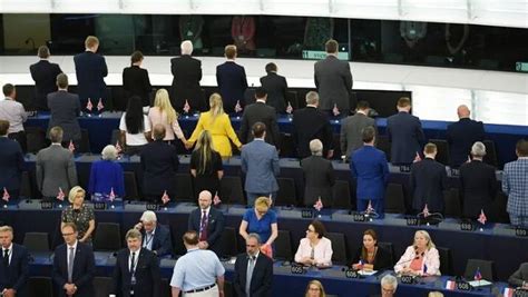 Pro Brexit Meps Turn Their Backs On European Anthem News At One RtÉ