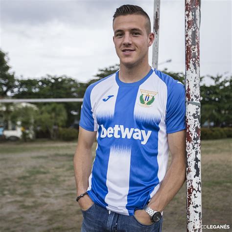 Novas Camisas Do Legan S Joma Mantos Do Futebol