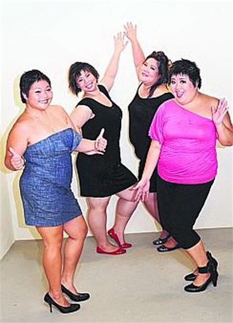 Những nàng béo Singapore chụp ảnh nude giúp 1 cậu bé người Việt