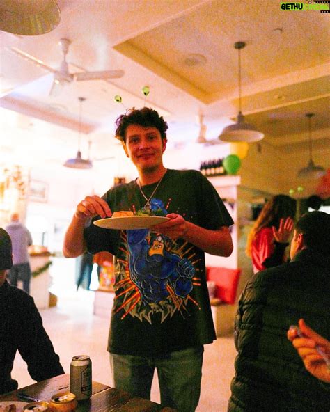 Brett Dier Wiki, Biography, Age, Gallery, Spouse and more