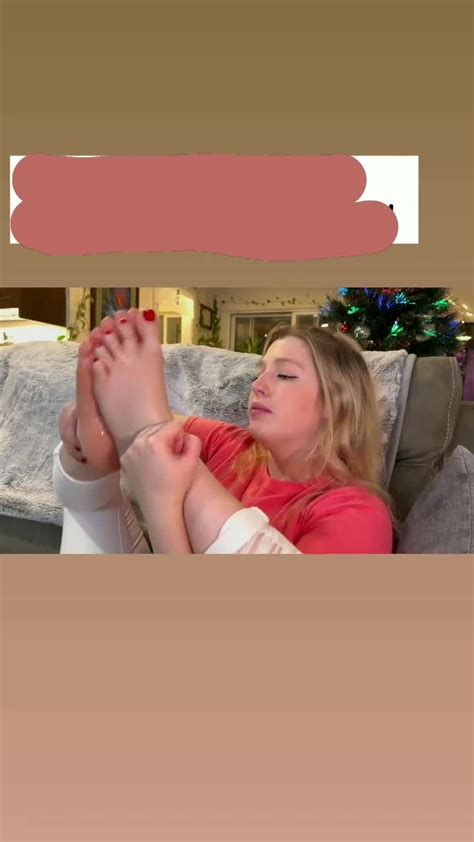 Passionate Blonde Tee Sucking Her Hot Toes With Red Nail Polish In A Solo Feet
