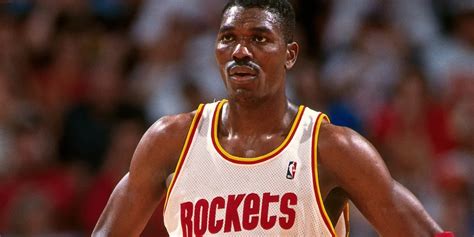 Hakeem Olajuwon Net Worth 2025: NBA Career, Real Estate, and Wealth