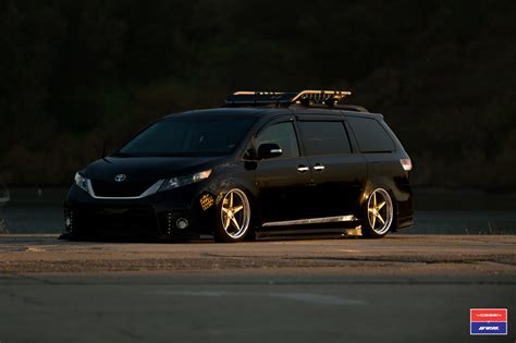 Toyota Sienna Vossen X Work Series Vws