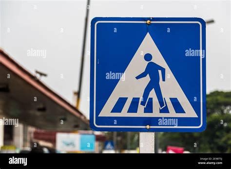 pedestrian crossing sign, Street Stock Photo - Alamy