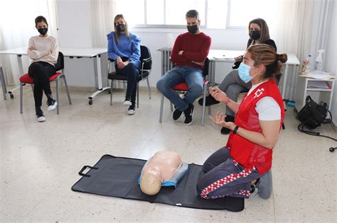 Cruz Roja En Zamora Pone En Marcha Un Curso Sobre Desfibrilaci N