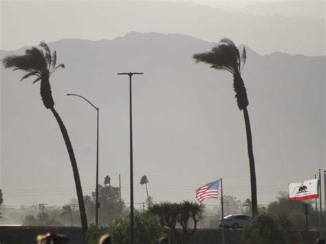 80 Mph Wind Gusts Precipitation Forecast For Parts Of La County Los