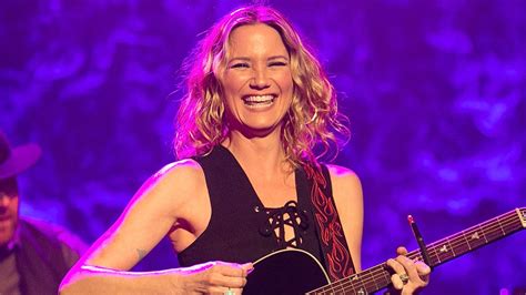 Jennifer Nettles Plots New Solo Album 'Playing With Fire' | Jennifer ...