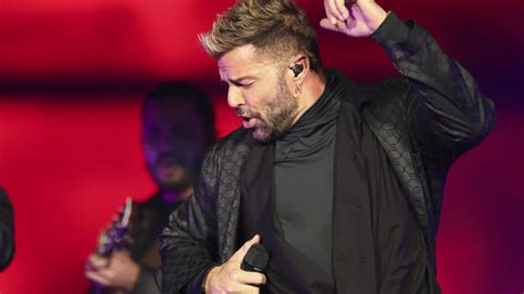 Ricky Martin centrado en sus conciertos limpia su reputación tras