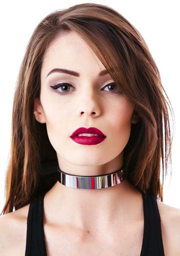 Top Stylish Metal Chokers For Women In Trend