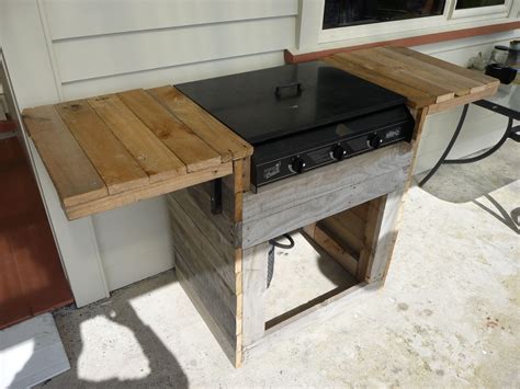 This Is A Bbq Stand I Made Out Of Old Pallets That I Collected Diy