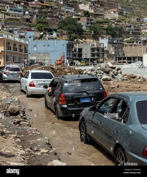 Tourists Stranded At Traffic Blockage After Kalam Bahrain Road Was