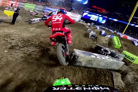 Vidéo le duel Roczen Cianciarulo à Anaheim 2 Moto Station