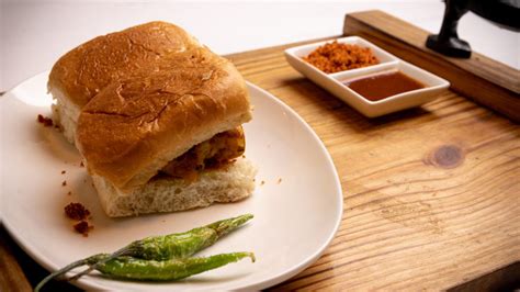 World Vada Pav Day 2022 Batata Vada Easy And Quick Recipe Greetings