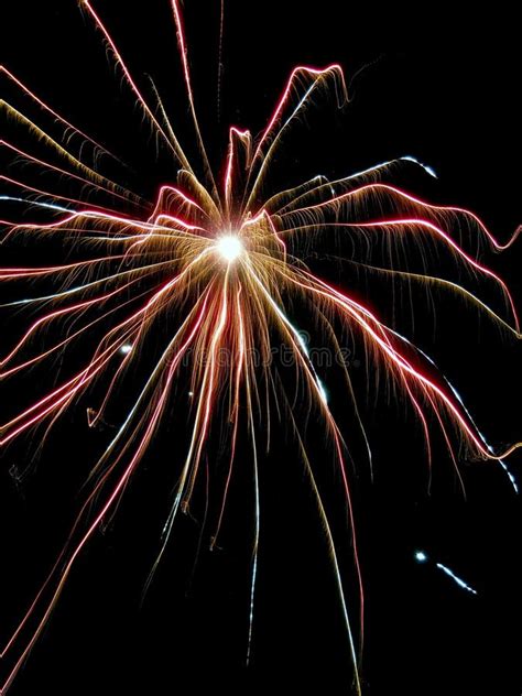 Фейерверки или фейерверки во время фестиваля Diwali или рождества ...