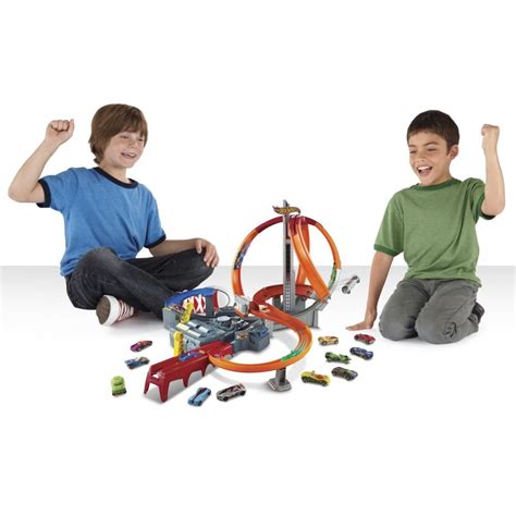 Hot Wheels Race tor wyścigowy Zakręcony karambol zestaw CDL45 Hot Wheels Sklep EMPIK