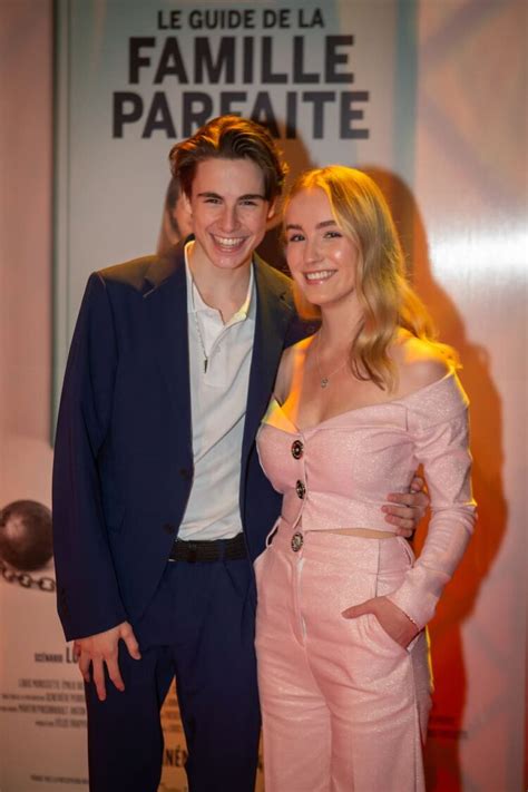 Hot Sexy Emilie Bierre Bikini Pics