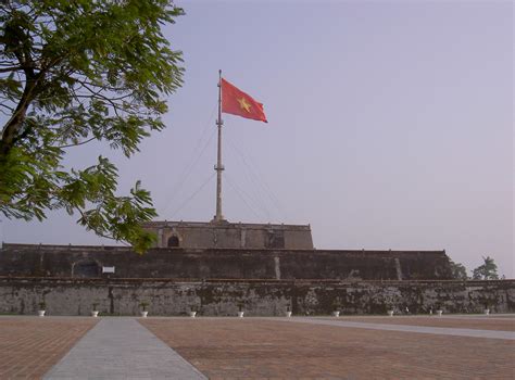 Flag At Hue Citadel Vietnam The Battle Of Huế During 1968 Flickr