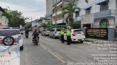 Gatur Lalin Di Depan Gereja Tugas Rutin Satlantas Polres Tanjungbalai