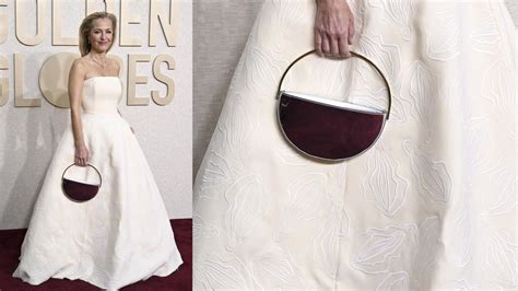 Gillian Anderson S Golden Globes Gown Was Embroidered With Vaginas Ob