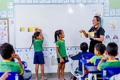 Alunos Surdez Recebem Atendimentos Especializados Na Rede Municipal