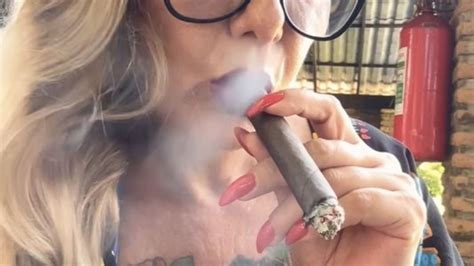 Lady Smoker Milf Clips4sale