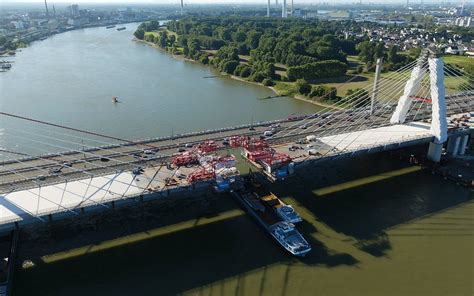 Neue A Rheinbr Cke In Leverkusen Fotos Vom Br Ckenschluss