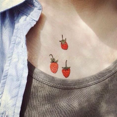 Autoadesivo Del Tatuaggio Impermeabile Colore Piccolo Fragola Tatuaggio