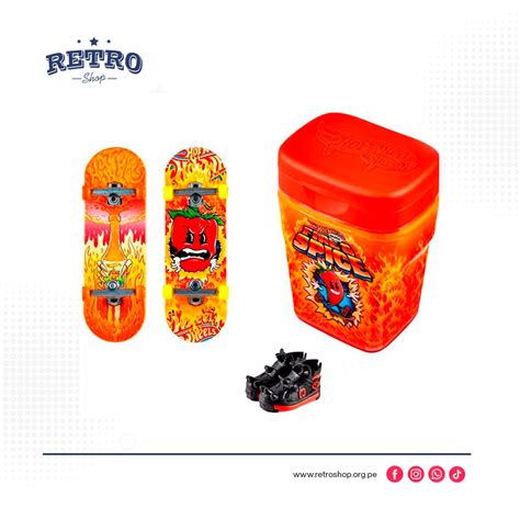 Hot Wheels Skate Caja De Chicles Con 2 Skates Fire Spice Retroshop