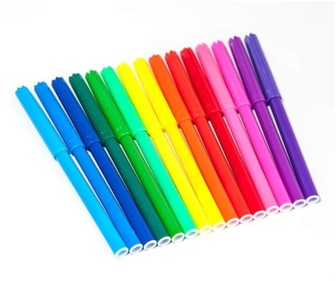 Premium Photo | Colorful felt tip pens